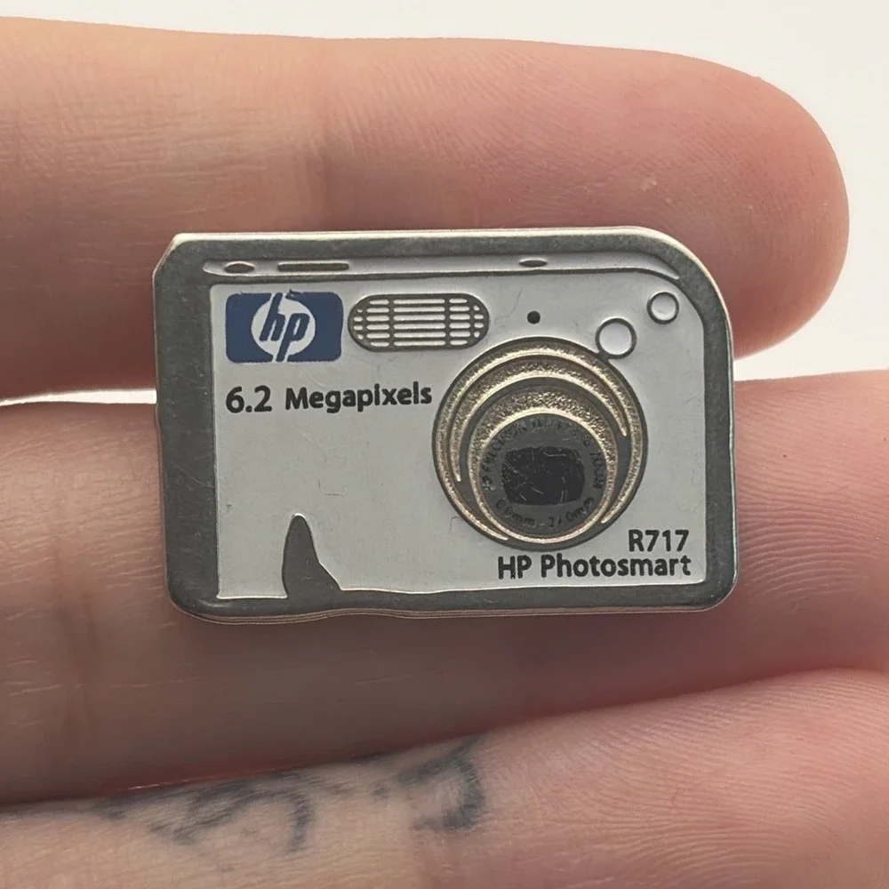 HP 6.2 Megapixels R717 Photosmart Digital Camera Lapel Hat Pin
